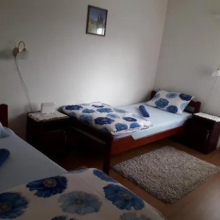 Zlata アパートホテル *